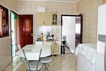 Casa para alugar com 91m², 3 quartos e 2 vagasCozinha