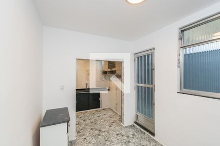 Copa de casa para alugar com 2 quartos, 80m² em Olaria, Rio de Janeiro