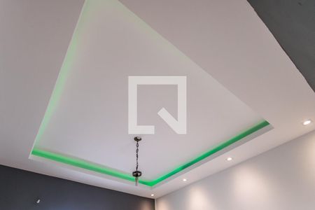 Casa para alugar com 80m², 2 quartos e sem vaga Casa para alugar com 80m², 2 quartos e sem vagaSala - Detalhe das luminárias
