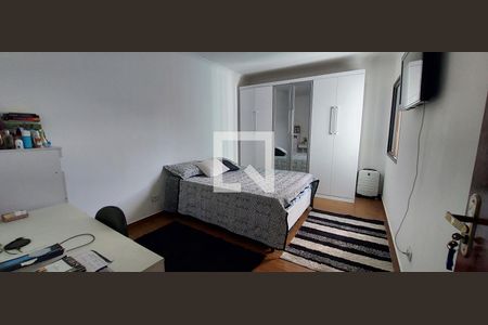 Casa à venda com 334m², 4 quartos e 8 vagasQuarto 2 