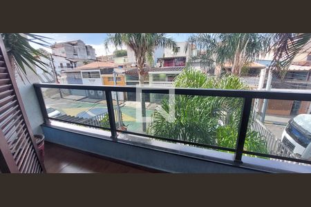 Casa à venda com 334m², 4 quartos e 8 vagasQuarto 1 Varanda