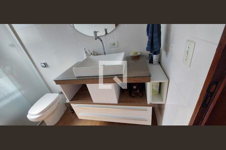 Casa à venda com 334m², 4 quartos e 8 vagasBanheiro 2