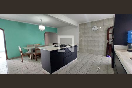 Casa à venda com 334m², 4 quartos e 8 vagasCozinha