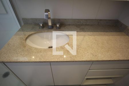 Apartamento para alugar com 100m², 2 quartos e 2 vagasBanheiro da Suíte