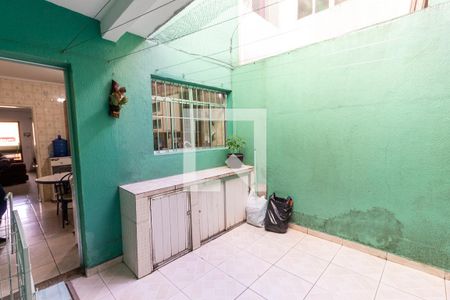 Casa à venda com 70m², 2 quartos e 1 vagaQuintal
