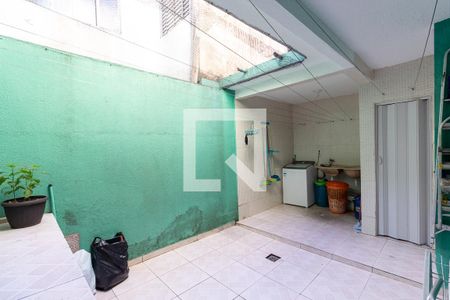 Casa à venda com 70m², 2 quartos e 1 vagaQuintal
