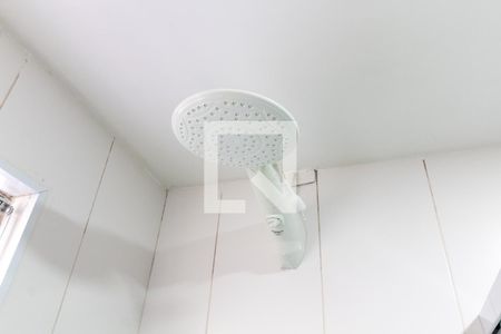 Casa à venda com 70m², 2 quartos e 1 vagaChuveiro