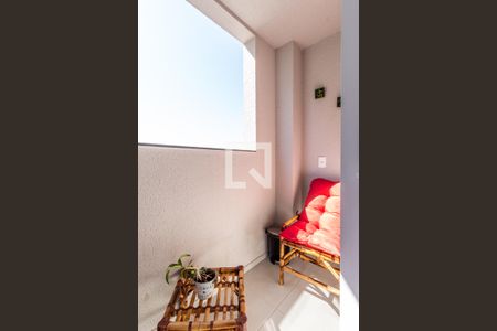 Varanda  de kitnet/studio para alugar com 1 quarto, 27m² em Vila das Bandeiras, Guarulhos