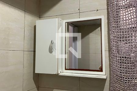 Banheiro de apartamento para alugar com 2 quartos, 40m² em Guilhermina, Praia Grande