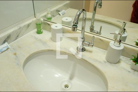 Apartamento à venda com 60m², 2 quartos e 1 vaga Apartamento à venda com 60m², 2 quartos e 1 vagaBanheiro