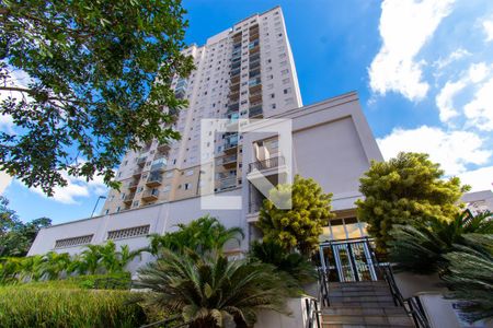 Apartamento para alugar com 47m², 2 quartos e 1 vaga Apartamento para alugar com 47m², 2 quartos e 1 vagaFachada