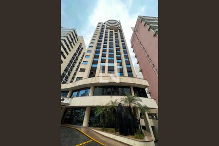 Studio à venda com 27m², 1 quarto e 1 vaga Studio à venda com 27m², 1 quarto e 1 vagaFachada