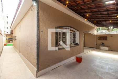 Casa de condomínio para alugar com 225m², 2 quartos e 1 vaga Casa de condomínio para alugar com 225m², 2 quartos e 1 vagaÁrea Externa