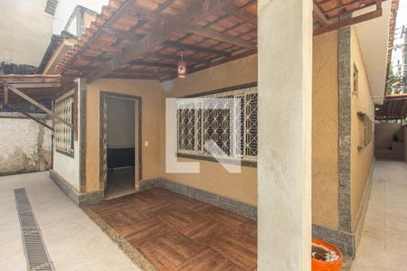 Casa de condomínio para alugar com 225m², 2 quartos e 1 vaga Casa de condomínio para alugar com 225m², 2 quartos e 1 vagaVaranda