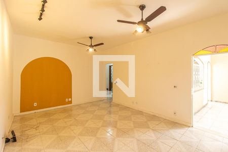 Casa de condomínio para alugar com 225m², 2 quartos e 1 vaga Casa de condomínio para alugar com 225m², 2 quartos e 1 vagaSala