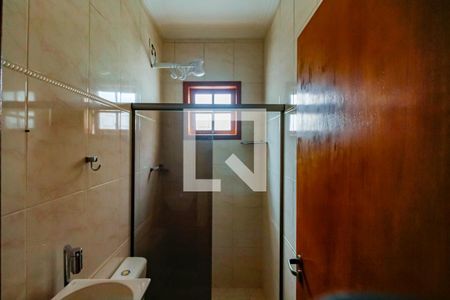 Casa para alugar com 174m², 3 quartos e 2 vagas Casa para alugar com 174m², 3 quartos e 2 vagasBanheiro Corredor