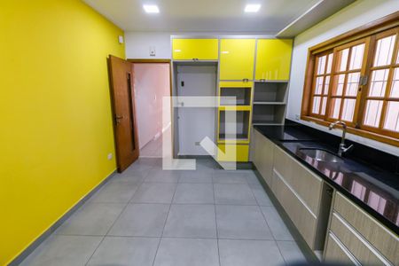 Casa para alugar com 174m², 3 quartos e 2 vagas Casa para alugar com 174m², 3 quartos e 2 vagasCozinha - Armários