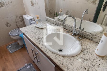 Banheiro de apartamento para alugar com 2 quartos, 64m² em Vila Monumento, São Paulo