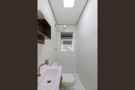 Banheiro de casa para alugar com 1 quarto, 27m² em Jardim Maia, Guarulhos