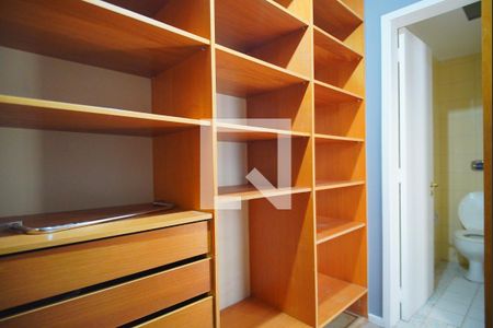 Closet  de apartamento para alugar com 2 quartos, 90m² em Rio Branco, Porto Alegre