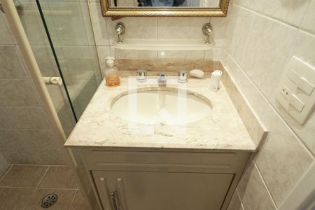 Apartamento à venda com 143m², 4 quartos e 3 vagasBanheiro da Suíte 1