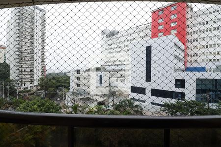 Apartamento à venda com 143m², 4 quartos e 3 vagasVista da Suíte 2