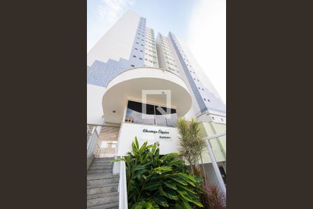 Apartamento para alugar com 120m², 3 quartos e 2 vagas Apartamento para alugar com 120m², 3 quartos e 2 vagasFachada e portaria