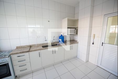 Apartamento para alugar com 120m², 3 quartos e 2 vagas Apartamento para alugar com 120m², 3 quartos e 2 vagasCozinha do Salão de Festas