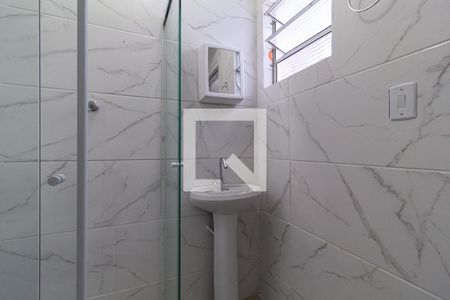 Banheiro de casa para alugar com 1 quarto, 40m² em Helena Maria, Osasco