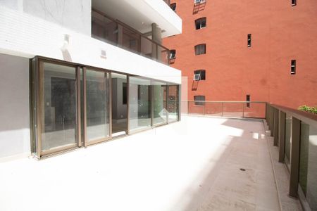 Apartamento à venda com 120m², 2 quartos e 1 vaga Apartamento à venda com 120m², 2 quartos e 1 vagaVaranda