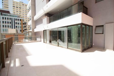 Apartamento à venda com 120m², 2 quartos e 1 vaga Apartamento à venda com 120m², 2 quartos e 1 vagaVaranda