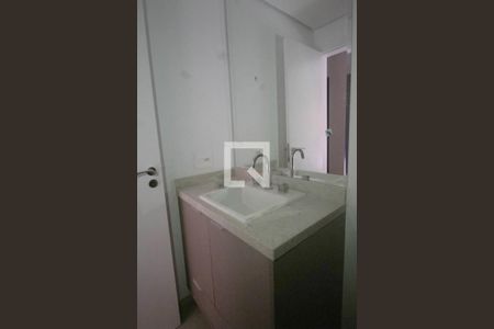 Apartamento à venda com 120m², 2 quartos e 1 vaga Apartamento à venda com 120m², 2 quartos e 1 vagaCloset da suíte