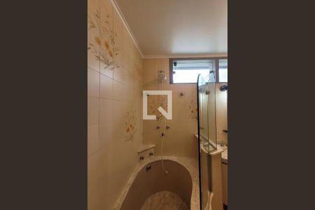 Casa à venda com 500m², 3 quartos e 6 vagasBanheiro Quarto 3 - Suíte