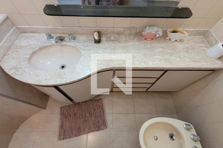 Casa à venda com 500m², 3 quartos e 6 vagasBanheiro Quarto 3 - Suíte