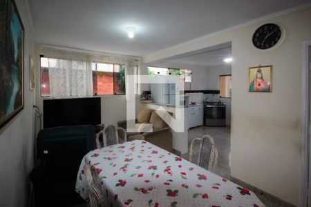 Casa à venda com 305m², 6 quartos e 7 vagasPiso -1: Sala