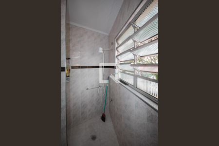 Casa à venda com 305m², 6 quartos e 7 vagasPiso 1: Banheiro 2