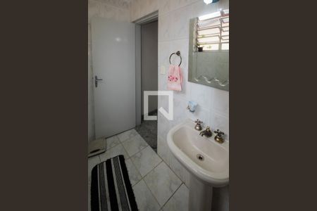 Piso 0: Lavabo de casa para alugar com 6 quartos, 305m² em Vila Arapua, São Paulo