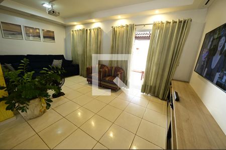 Sala de casa para alugar com 3 quartos, 183m² em Recanto dos Emboabas, Aparecida de Goiânia