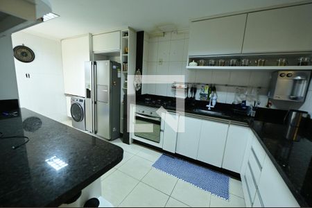 Cozinha de casa para alugar com 3 quartos, 183m² em Recanto dos Emboabas, Aparecida de Goiânia
