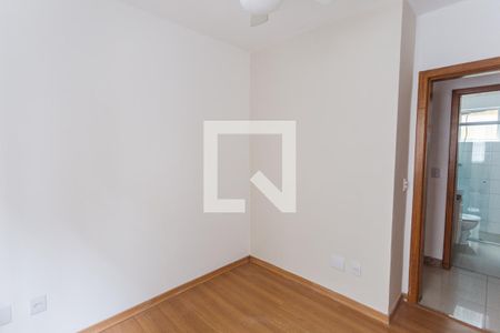 Quarto  de apartamento para alugar com 2 quartos, 52m² em Santo Antônio, Belo Horizonte