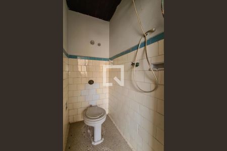 Apartamento para alugar com 100m², 2 quartos e sem vaga Apartamento para alugar com 100m², 2 quartos e sem vagaBanheiro de Serviço