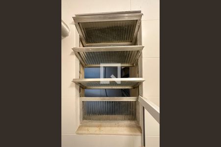 Banheiro - Janela de apartamento para alugar com 1 quarto, 30m² em Copacabana, Rio de Janeiro