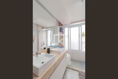Casa à venda com 180m², 3 quartos e 2 vagasBanheiro da Suíte 1