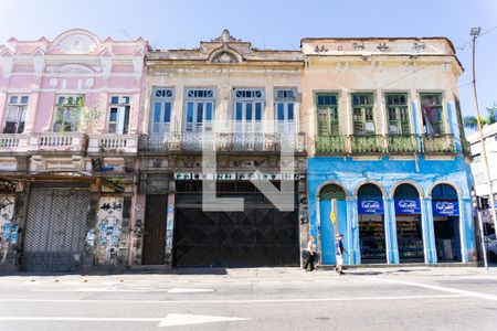 Casa para alugar com 300m², 5 quartos e 6 vagasFachada