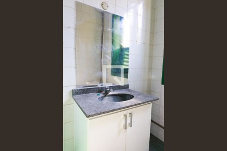 Casa para alugar com 300m², 5 quartos e 6 vagasBanheiro 1