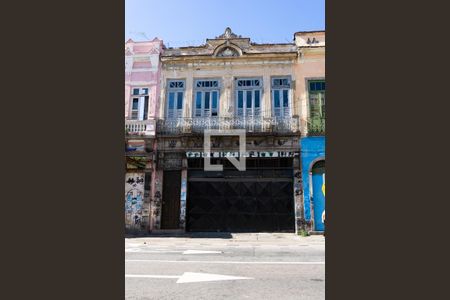 Casa para alugar com 300m², 5 quartos e 6 vagasFachada