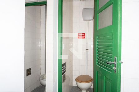 Casa para alugar com 300m², 5 quartos e 6 vagasBanheiro