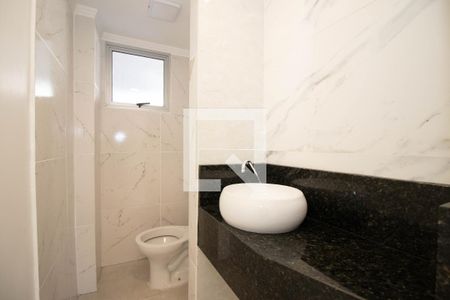 Casa à venda com 58m², 2 quartos e 2 vagasLavabo