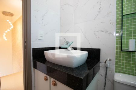 Casa à venda com 58m², 2 quartos e 2 vagasBanheiro Social