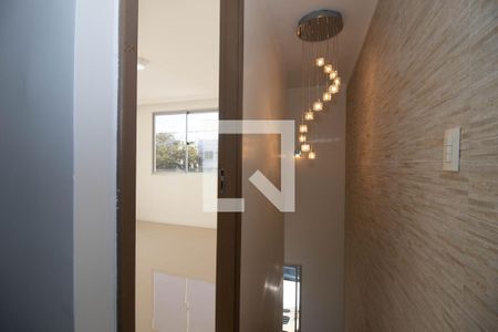 Casa à venda com 58m², 2 quartos e 2 vagasCorredor